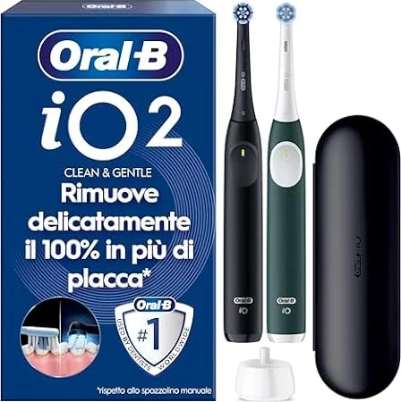 Oral-B iO 2, 2 Spazzolini Elettrici, 2 Testina di Ricambio, Nero e Verde | 2 Testine di Ricambio per Spazzolino Elettrico Ricaricabile, Custodia Viaggio, Sensore di Pressione, Pulizia Denti Efficace